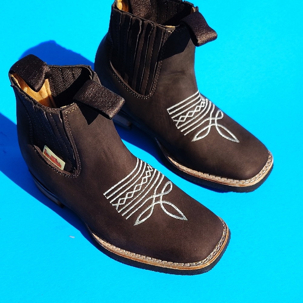 ( Boys ) Brown Leather Boots.